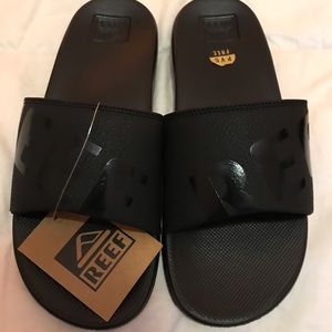 Reef sandals size 9 slide very stylish